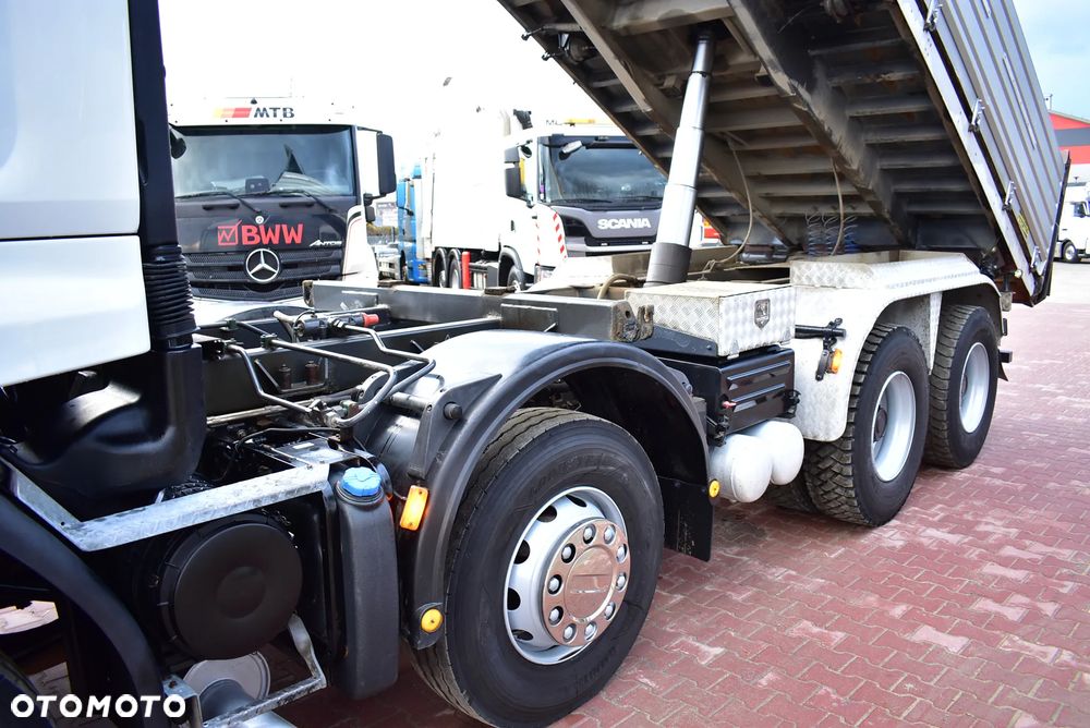 Renault Kerax 460 DXI Wywrotka 3-Str. 8x4 / Euro 5/ Manual/ Bordmatic/ Lander/Premium/ Sprowadzony z Austrii ! - 15