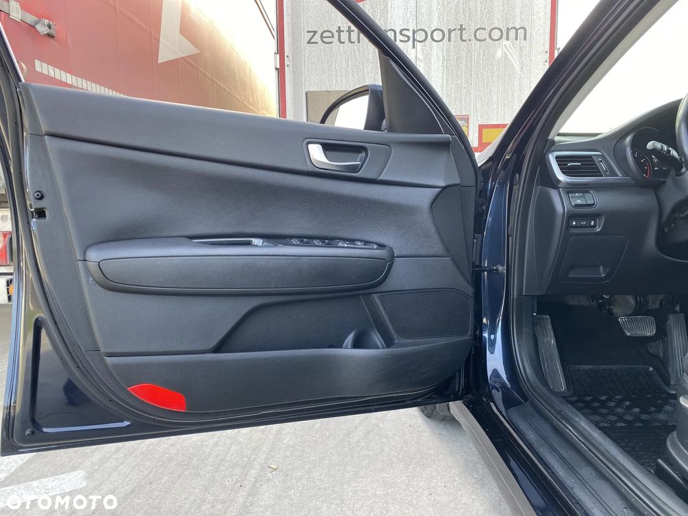 Kia Optima 2.0 L - 10