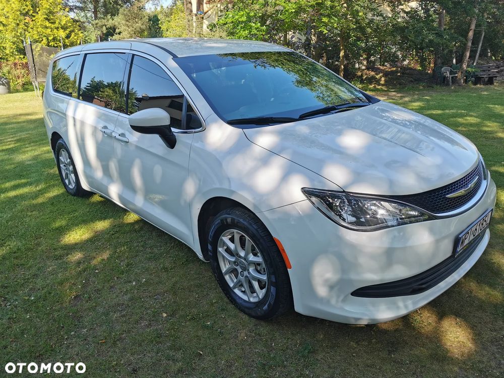 Chrysler Pacifica - 2