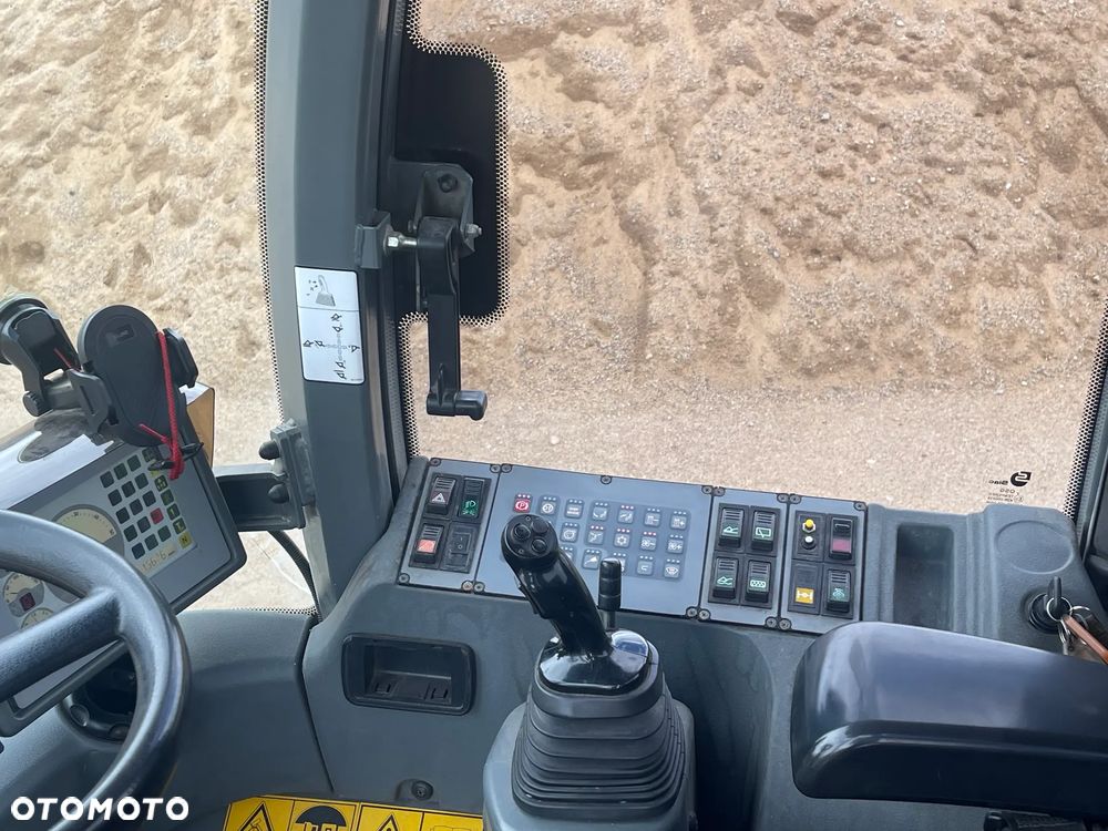 Liebherr L524 - 6
