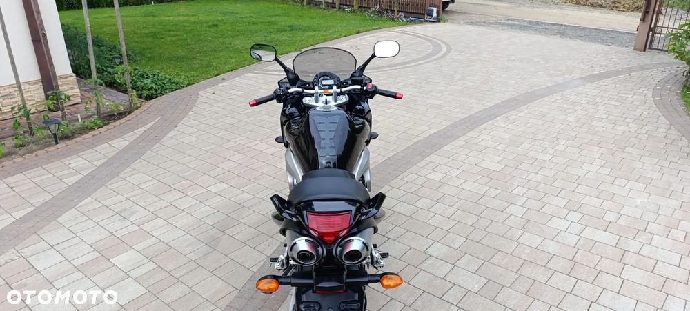 Yamaha FZ - 8