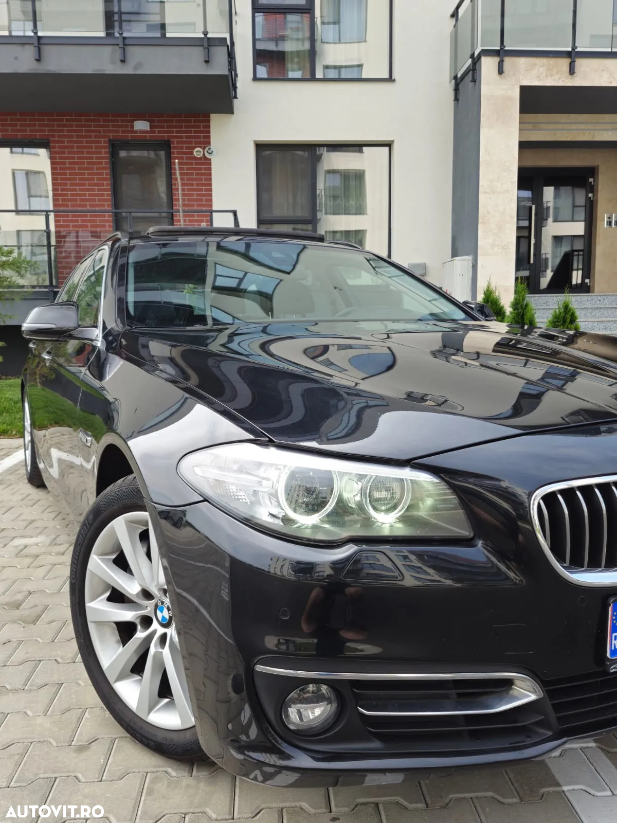 BMW Seria 5 525d Touring Aut. Luxury Line - 11