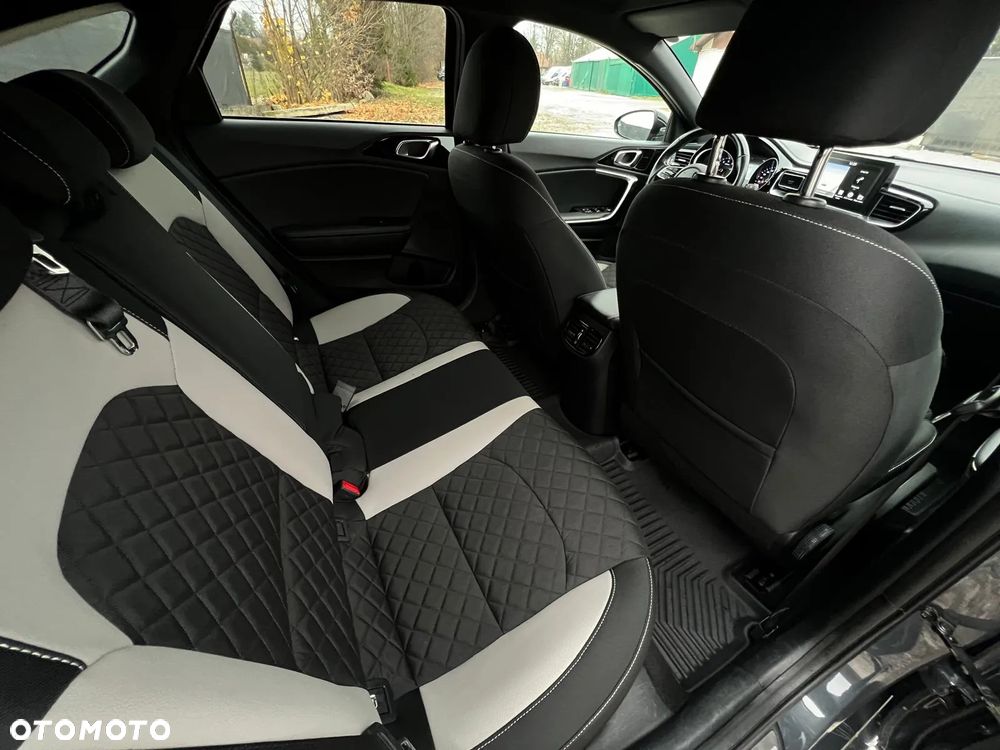 Kia ProCeed 1.4 T-GDI DCT7 OPF GT LINE - 18