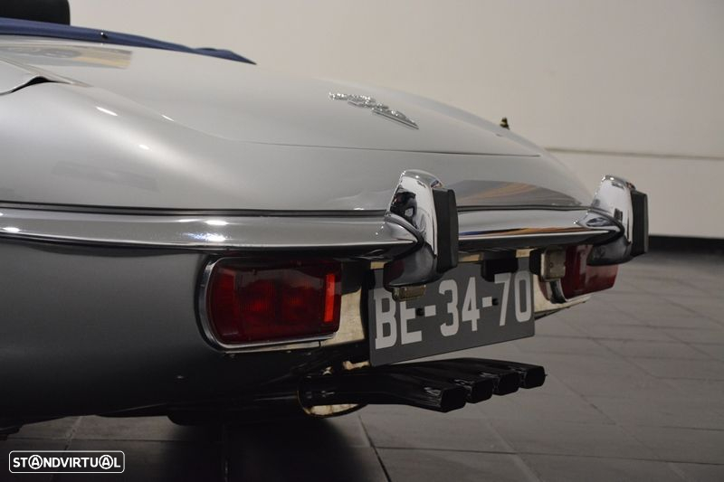 Jaguar E-Type - 40