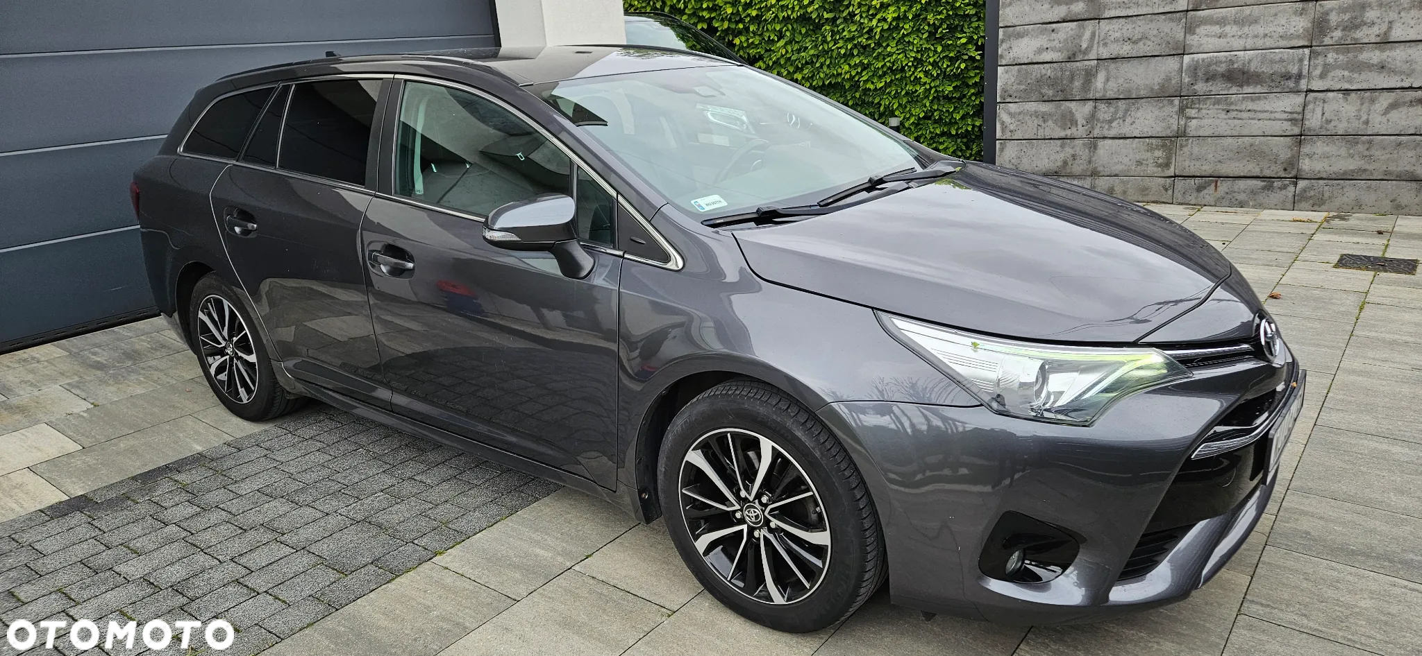 Toyota Avensis 1.8 Premium - 2