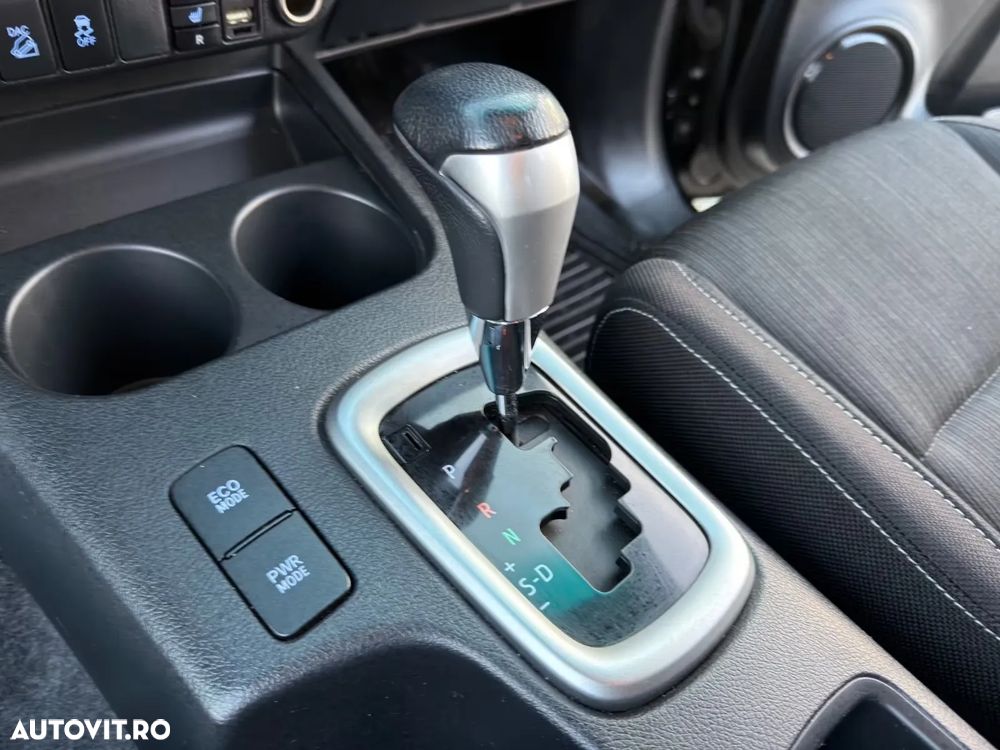 Toyota Hilux 2.4D 150CP 4x4 Double Cab AT Style - 17