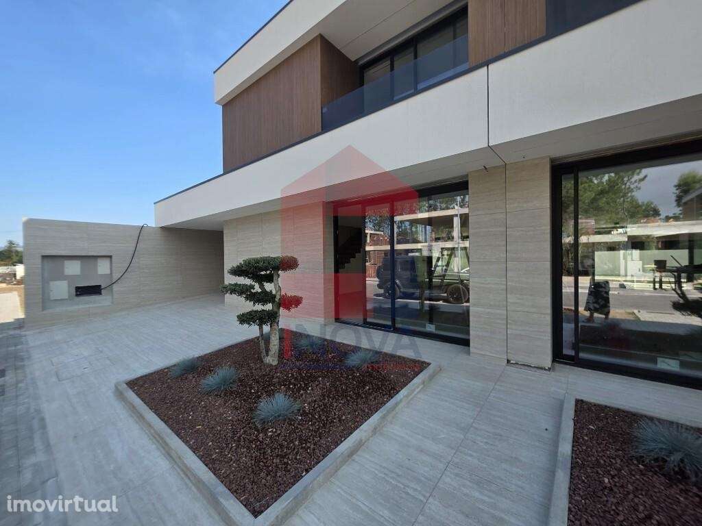 Moradia V4+1 com Piscina, Turiz - Grande imagem: 3/60