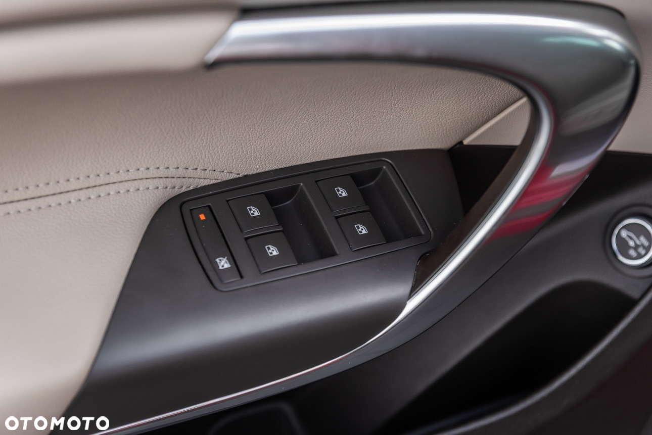 Opel Insignia - 19