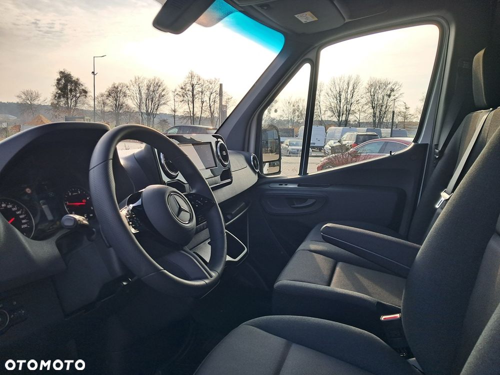 Mercedes-Benz Sprinter - 17