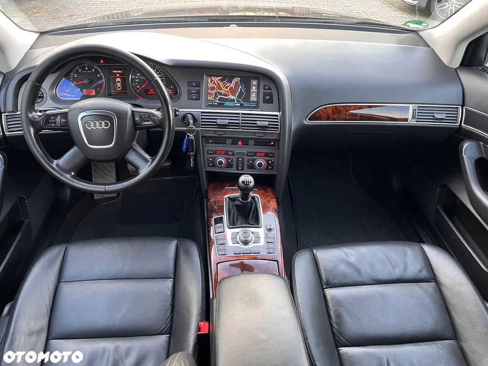 Audi A6 Avant 2.4 - 5