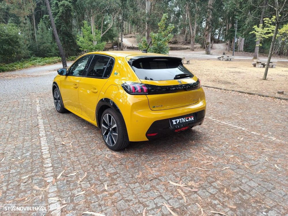 Peugeot e-208 50 kWh GT Line - 4