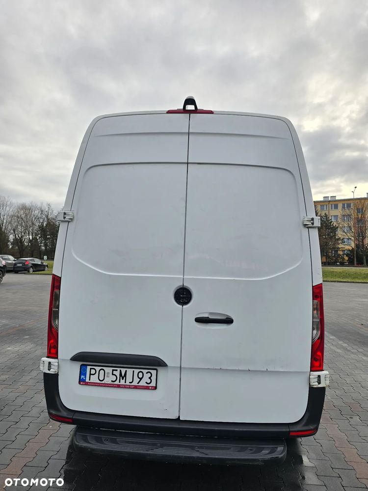 Mercedes-Benz Sprinter - 4