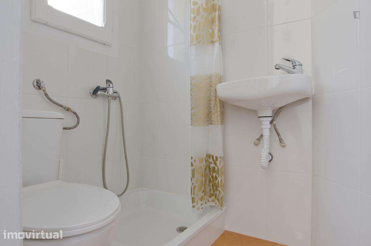 Quarto - localizado em Arroios Lisbon - Grande imagem: 2/51