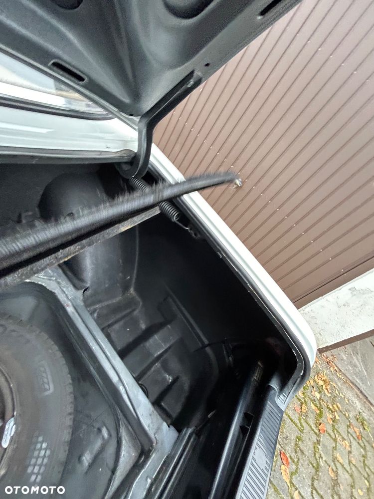 Mercedes-Benz W123 - 25