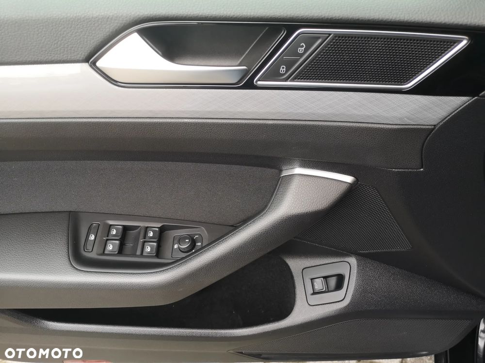 Volkswagen Passat 2.0 TDI Business DSG - 21