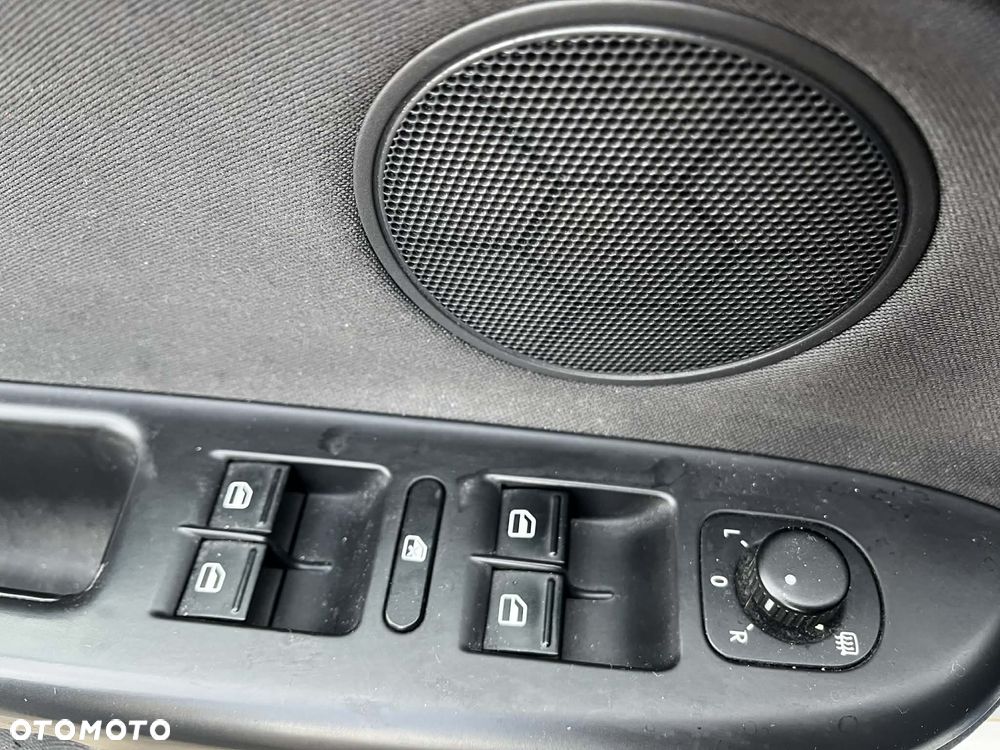Volkswagen Golf Plus 1.6 TDI DPF BlueMotion Technology Trendline - 6