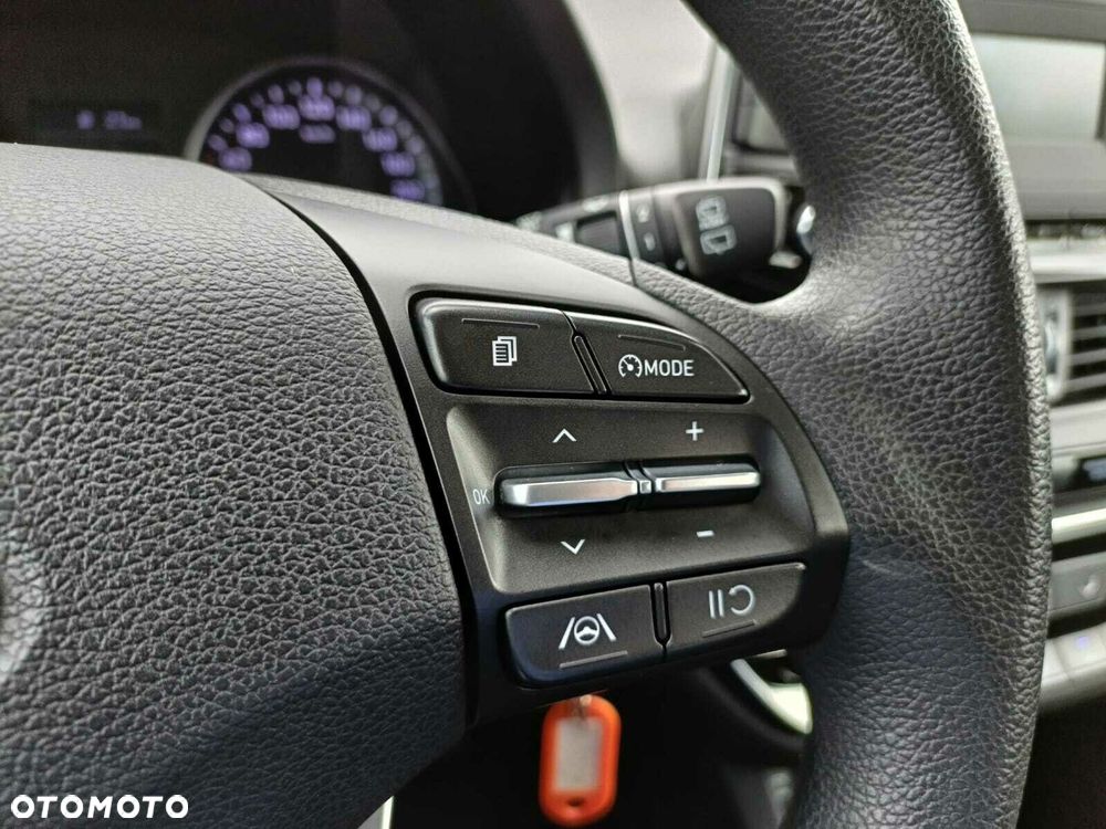 Hyundai i30 1.5 DPI Classic + - 18