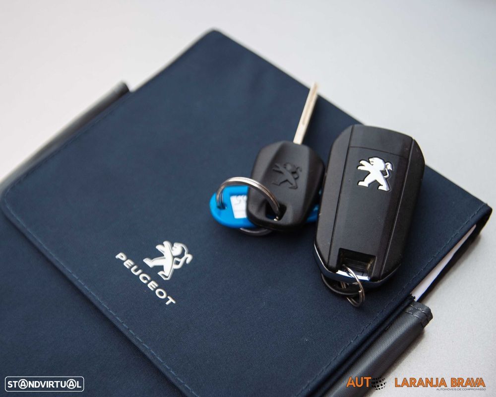 Peugeot 2008 1.2 PureTech Style - 32