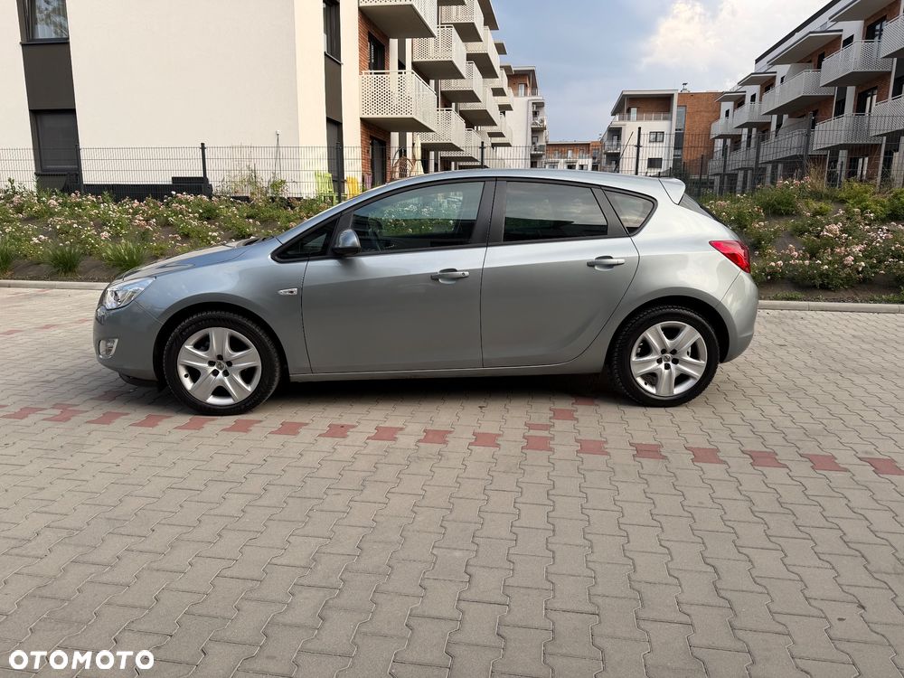 Opel Astra - 2