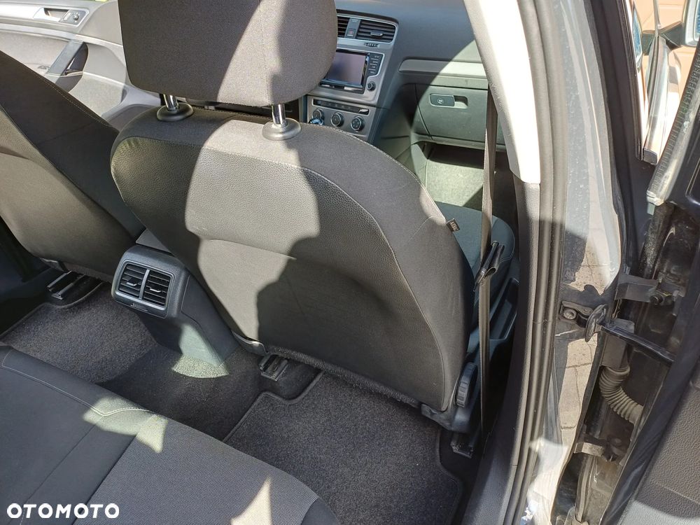 Volkswagen Golf - 15