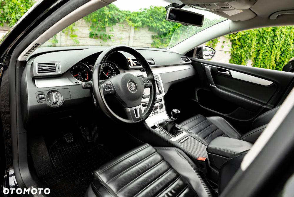 Volkswagen Passat Variant 2.0 TSI Highline - 17
