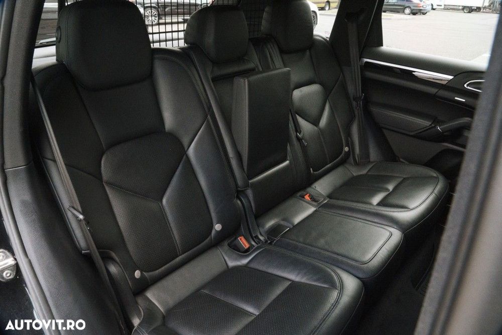 Porsche Cayenne - 10