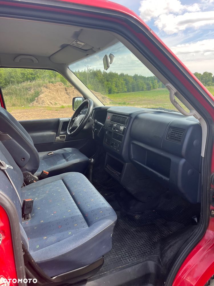 Volkswagen Caravelle - 14