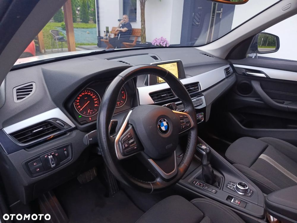 BMW X1 xDrive18d - 10