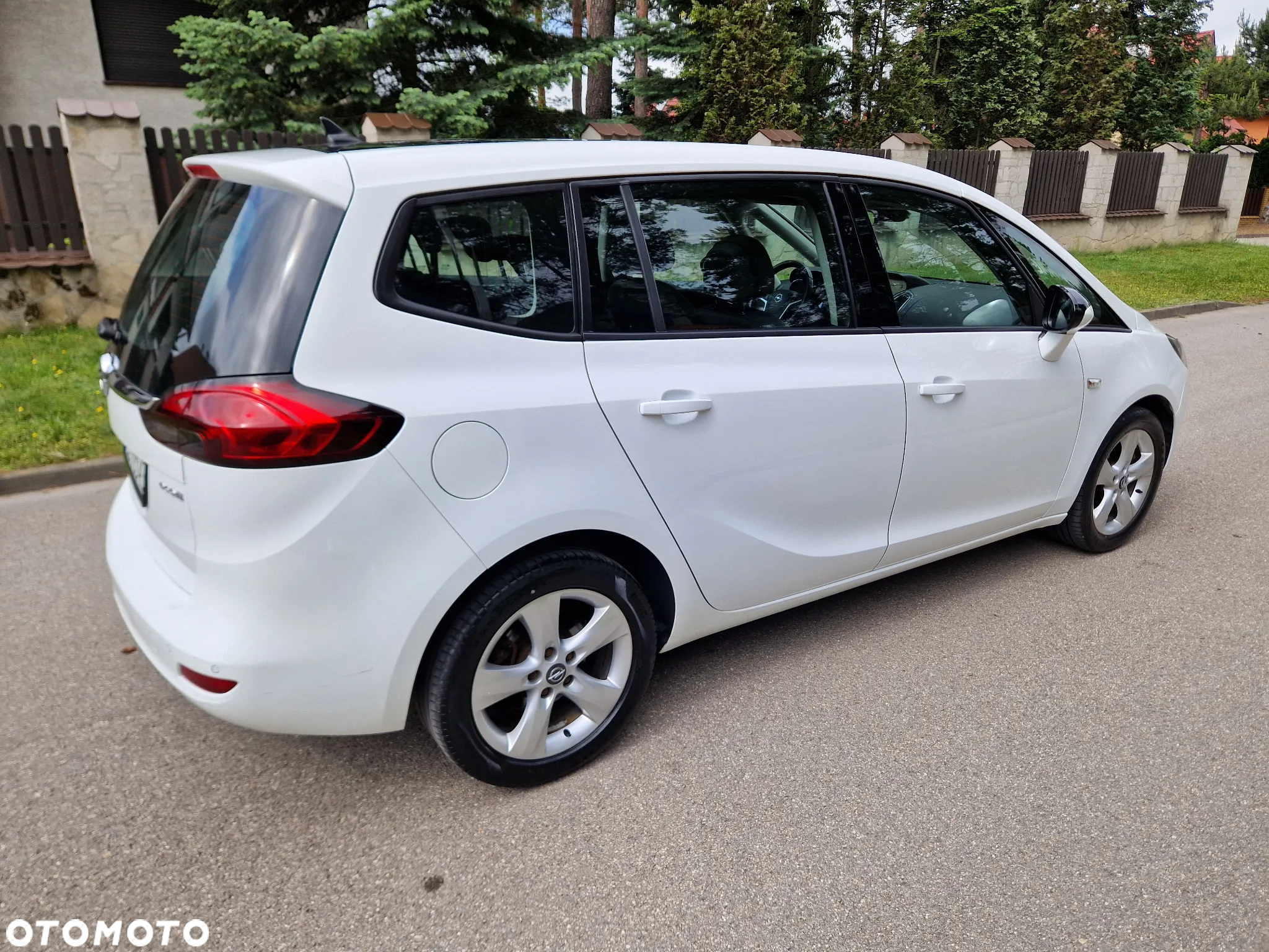 Opel Zafira 1.6 T SIDI Cosmo S&S - 11