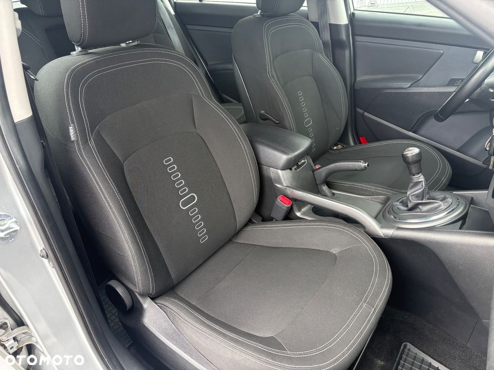 Kia Sportage 2.0 CVVT 2WD Vision - 26