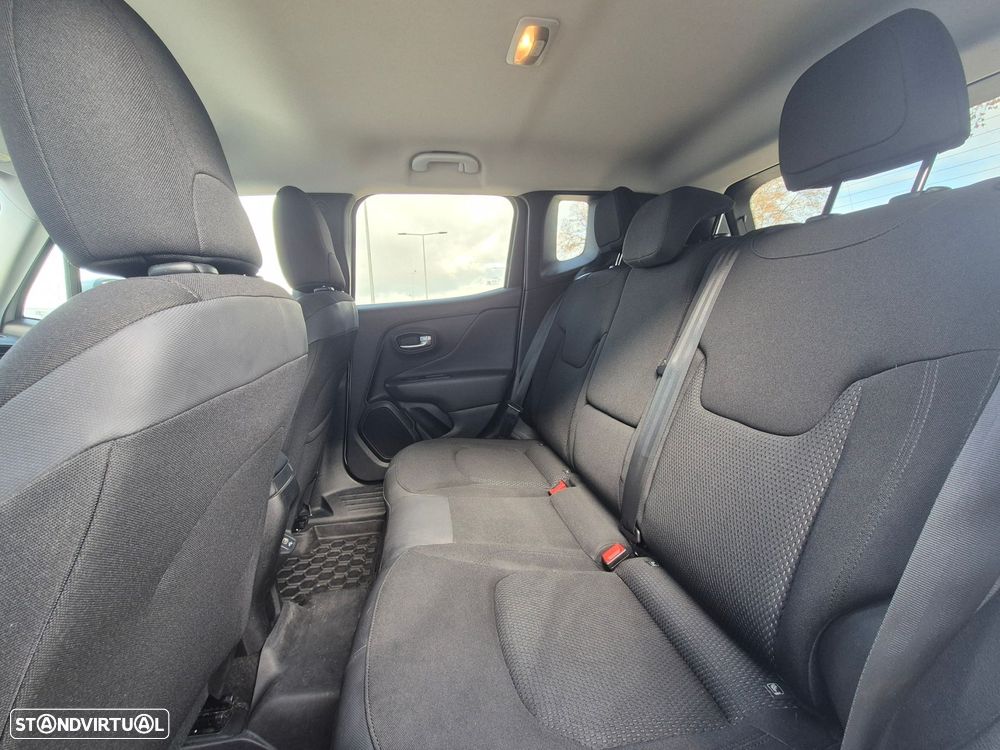 Jeep Renegade 1.3 T Night Eagle DCT - 39