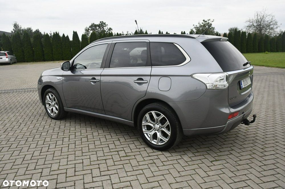 Mitsubishi Outlander - 12