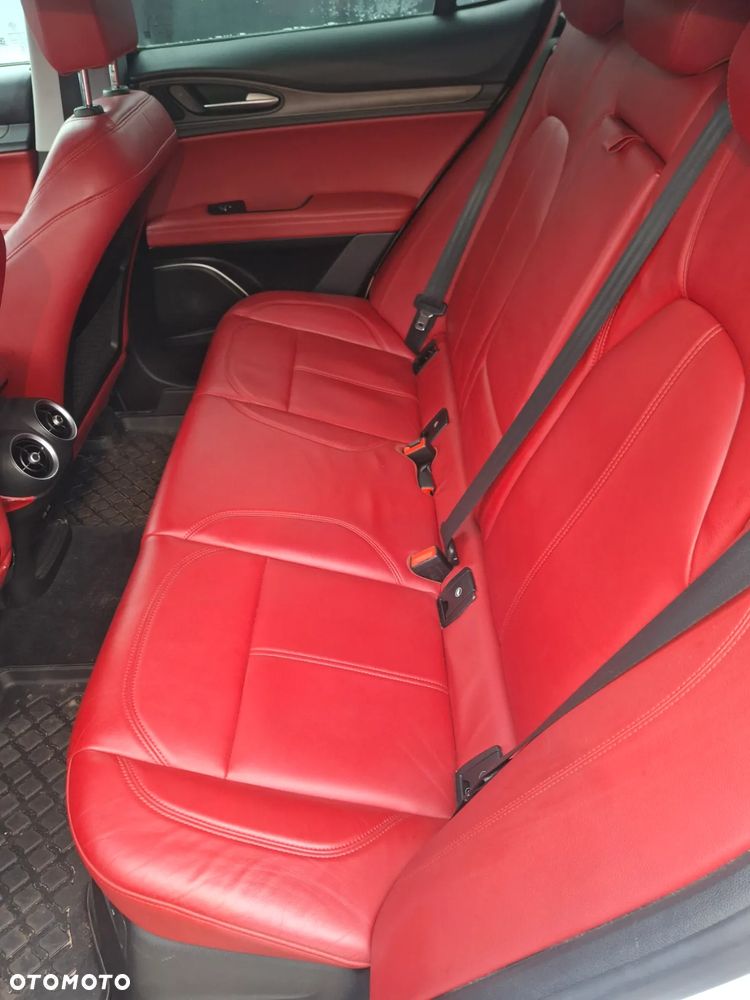 Alfa Romeo Stelvio 2.0 Turbo 16V AT8-Q4 Ti - 7