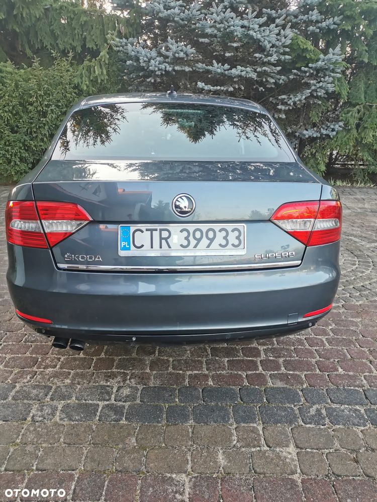 Skoda Superb 2.0 TDI Green tec 4x4 Ambition - 4