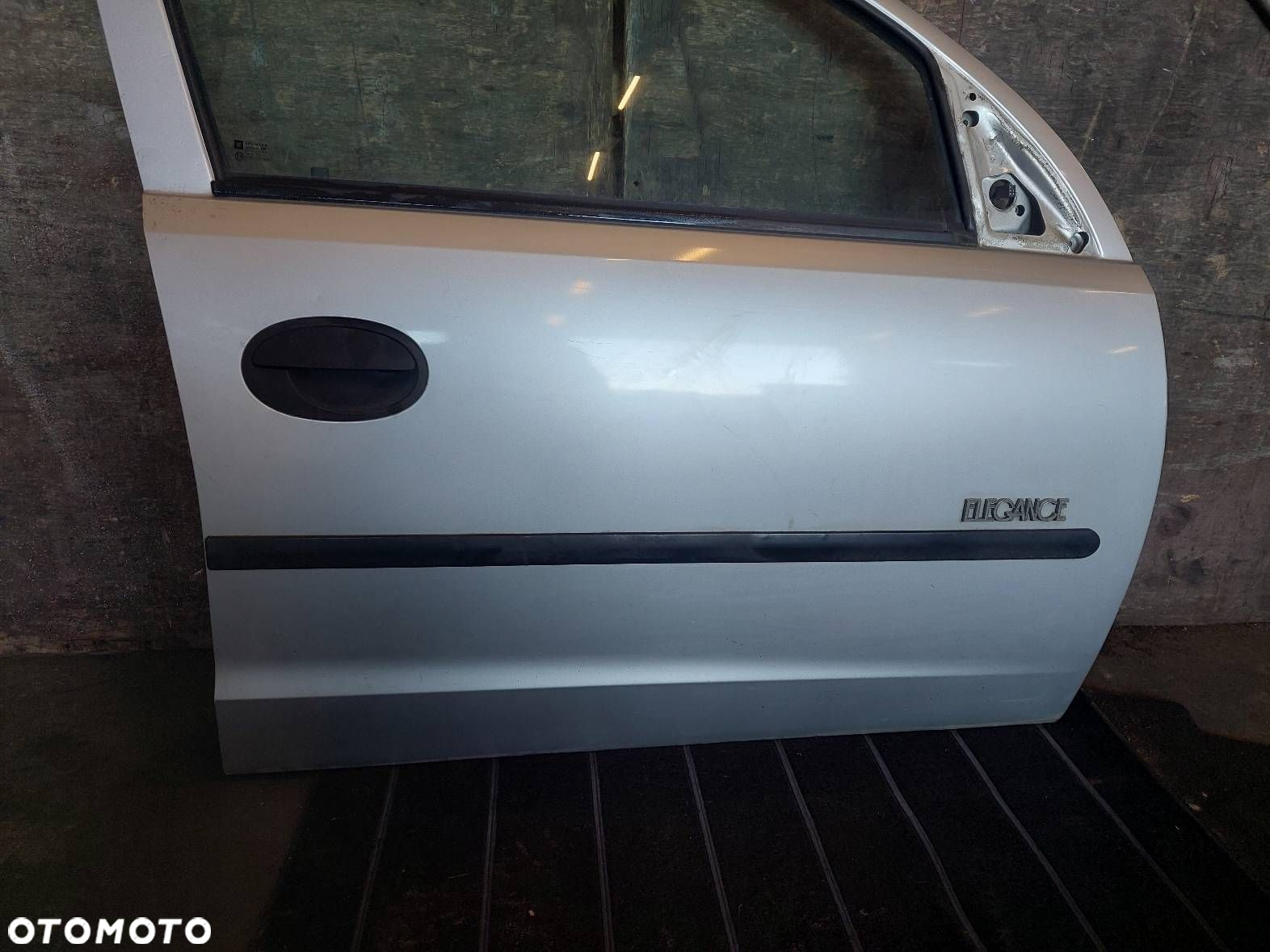 DRZWI KOMPLETNE PRAWY PRZÓD OPEL CORSA C 5D Z157 - 2