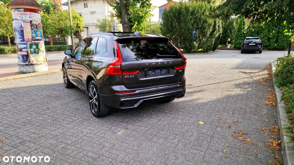 Volvo XC 60 B4 D AWD Plus Dark - 14
