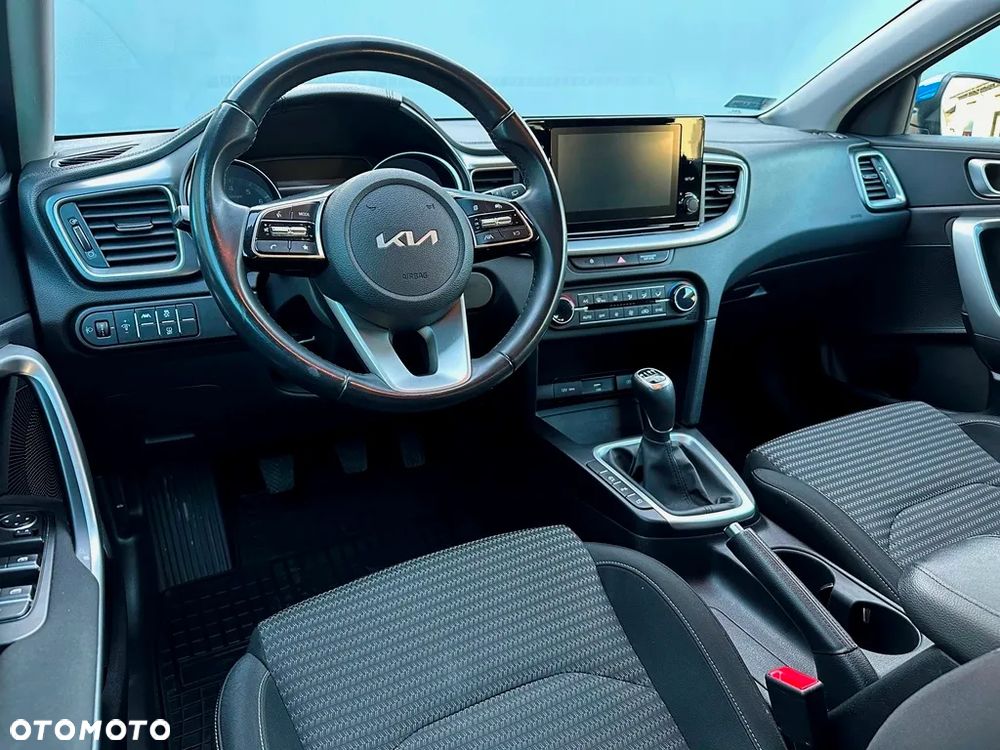 Kia Ceed 1.5 T-GDI M - 11