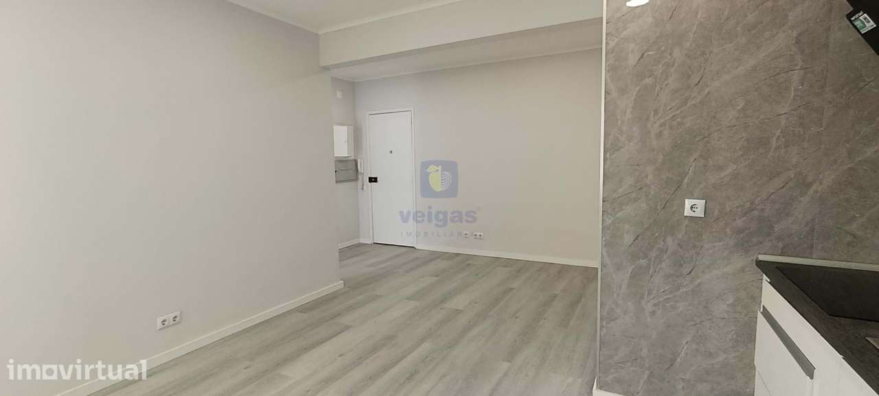 T1 na Amadora Totalmente remodelado e a Estrear - Grande imagem: 4/17