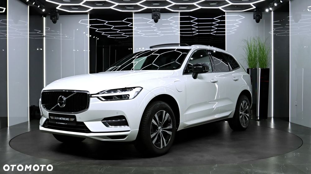 Volvo XC 60 T8 Twin Engine AWD Geartronic Momentum - 2