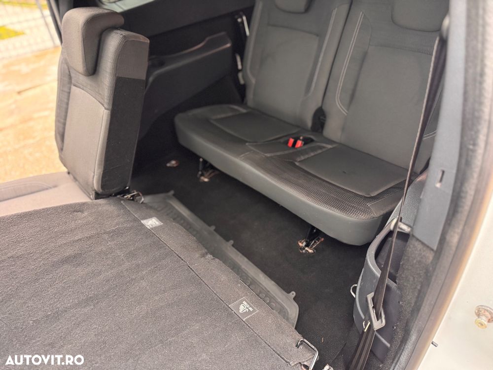 Dacia Lodgy dCi 110 Stepway - 8