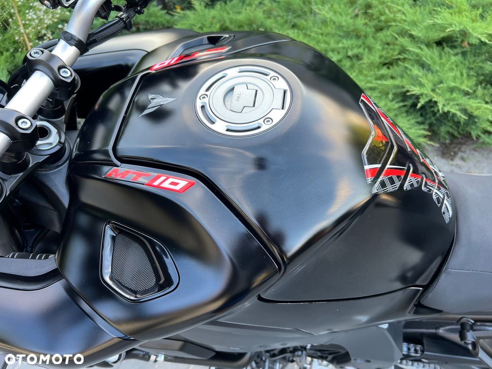 Yamaha MT - 28