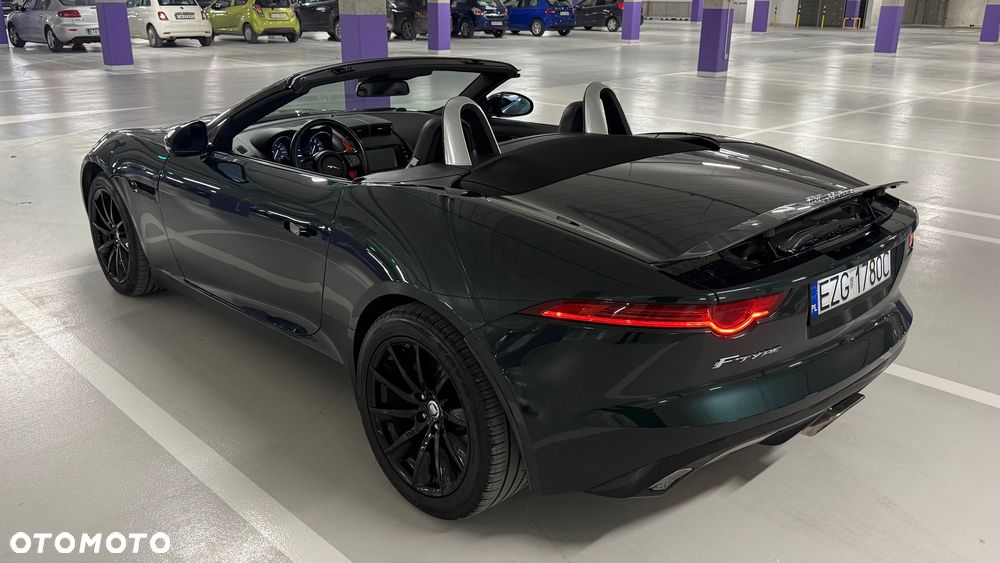 Jaguar F-Type R-Dynamic - 16