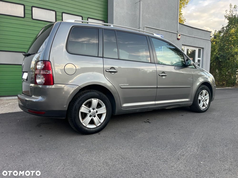 Volkswagen Touran 1.4 TSI Highline - 3