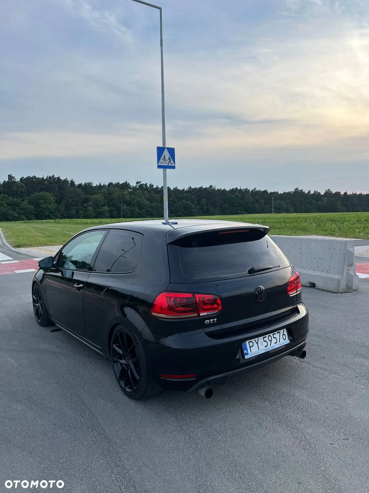 Volkswagen Golf - 10
