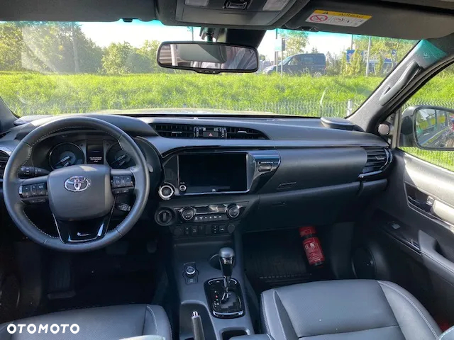 Toyota Hilux 2.8 D-4D Double Cab Invincible 4x4 - 2