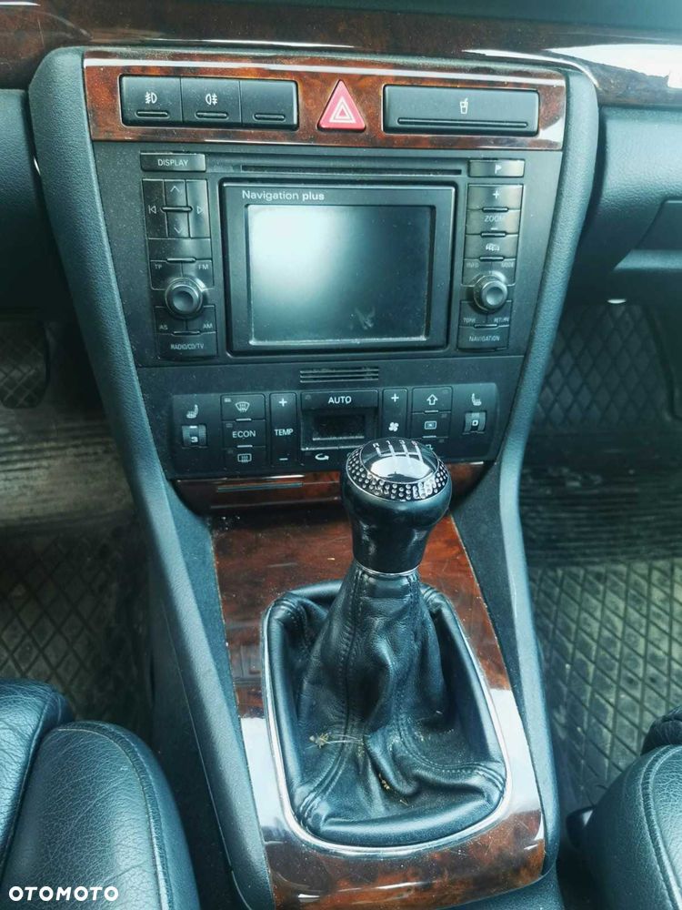 Audi A4 Limousine - 5