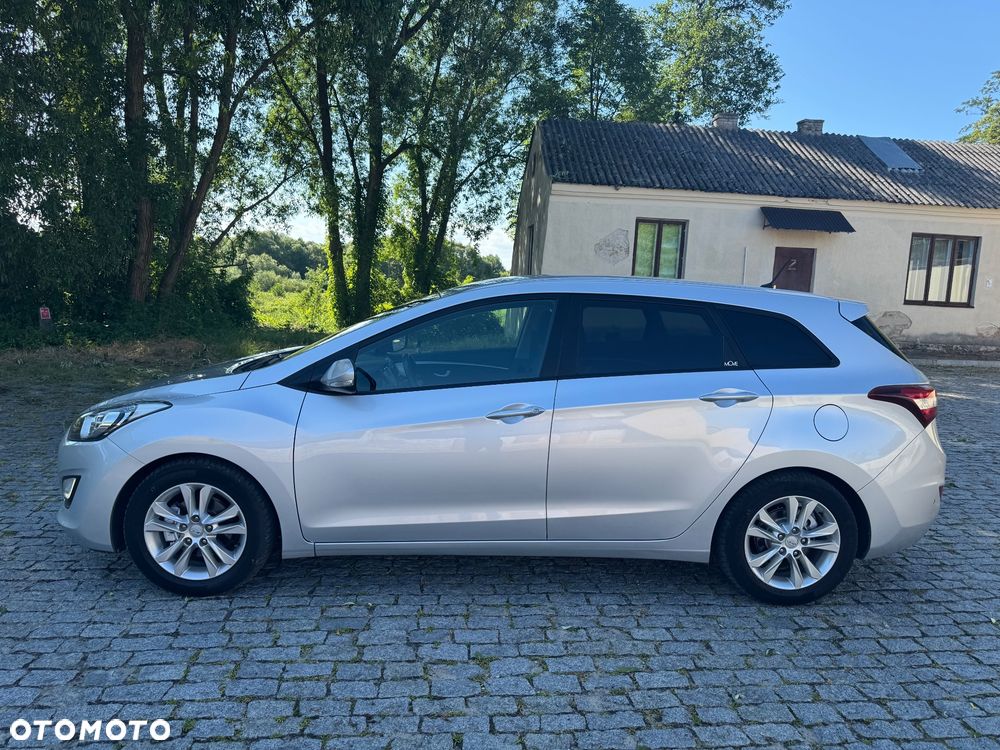 Hyundai i30 blue 1.6 CRDi Classic Navigation - 11