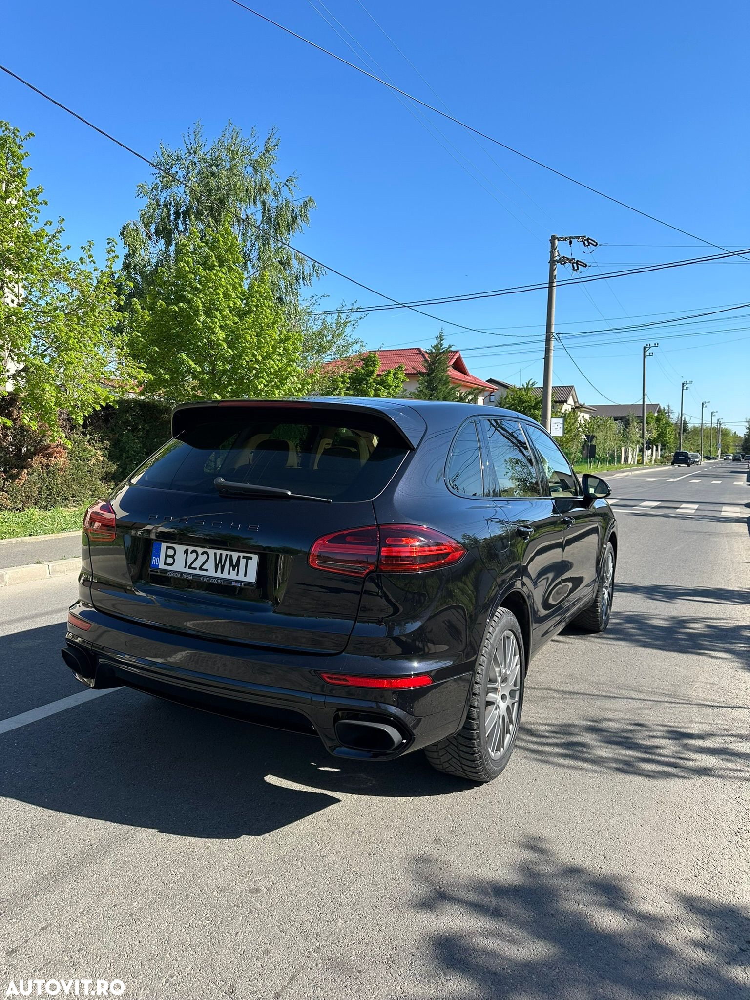 Porsche Cayenne 3.0 L - 6