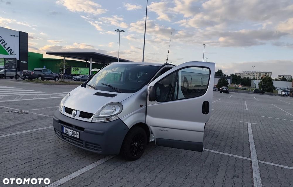 Renault Trafic Passenger - 1