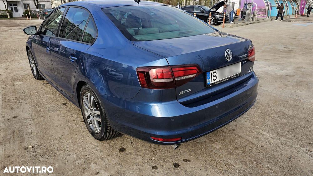 Volkswagen Jetta - 8